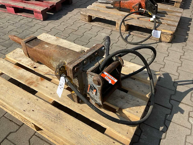 2012 atlas copco sb 152 hydraulische sloophamer - afbeelding 2 van  6