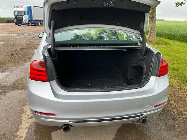 2012 bmw 3-serie 335i high executive personenauto - afbeelding 9 van  32