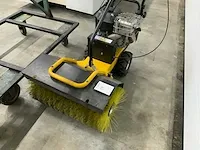 2012 briggs&stratton 900series handbediende veegmachine - afbeelding 2 van  7