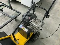 2012 briggs&stratton 900series handbediende veegmachine - afbeelding 3 van  7