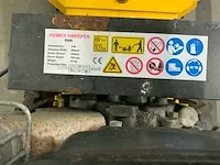 2012 briggs&stratton 900series handbediende veegmachine - afbeelding 6 van  7