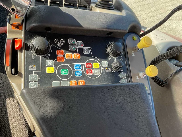 2012 case ih puma 145 cvx vierwielaangedreven landbouwtractor - afbeelding 27 van  39