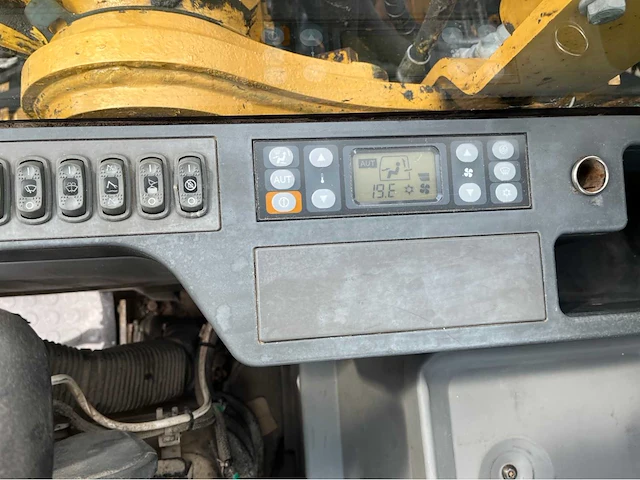 2012 caterpillar 323e l - rupsgraafmachine - afbeelding 26 van  65