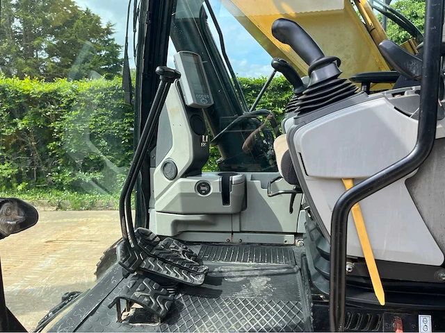2012 caterpillar 323e l - rupsgraafmachine - afbeelding 39 van  65