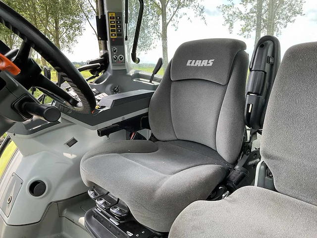 2012 claas arion 520 vierwielaangedreven landbouwtractor - afbeelding 17 van  33