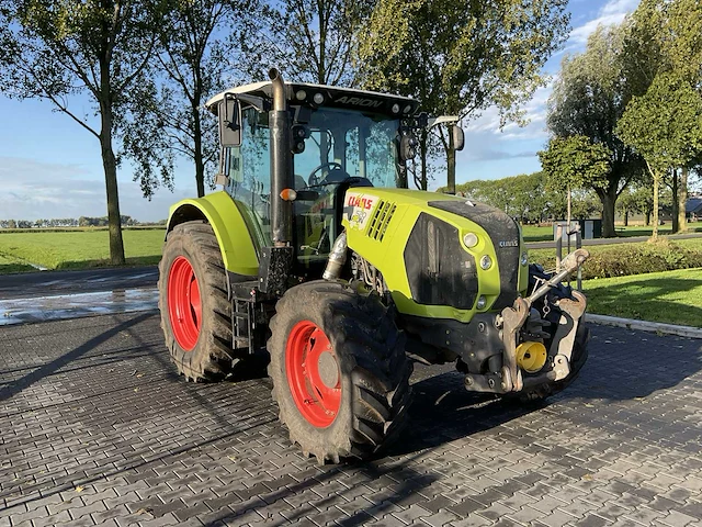 2012 claas arion 520 vierwielaangedreven landbouwtractor - afbeelding 23 van  34