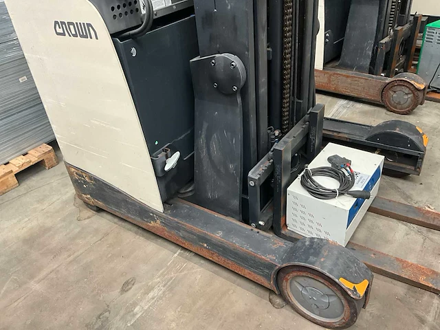 2012 crown esr 5000 reach truck - afbeelding 3 van  25