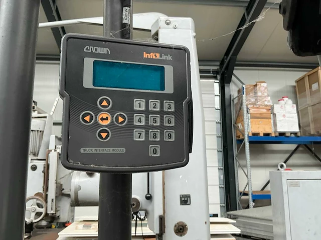 2012 crown esr5000 reach truck - afbeelding 12 van  12