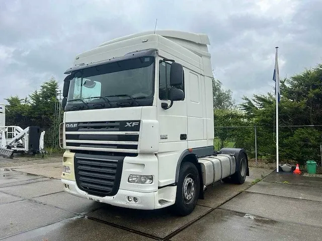 2012 daf xf 105.460 vrachtwagen - afbeelding 1 van  35