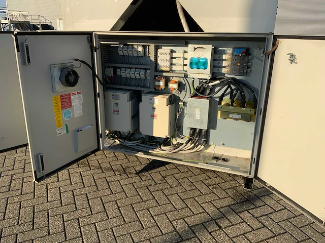 2012 daikin ewad400bzxs001 chiller - afbeelding 6 van  8