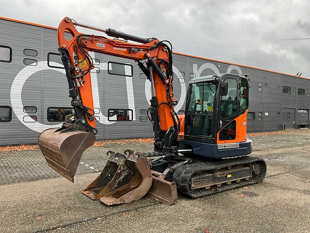 2012 doosan dx80r 2pc boom midigraafmachine met topcon x53i gps systeem - afbeelding 12 van  38