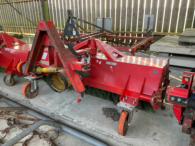 2012 dücker hdk 1800 veegmachine - afbeelding 1 van  8