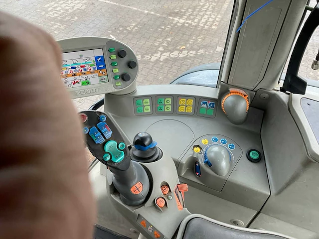 2012 fendt 820 vario tms vierwielaangedreven landbouwtractor - afbeelding 19 van  33