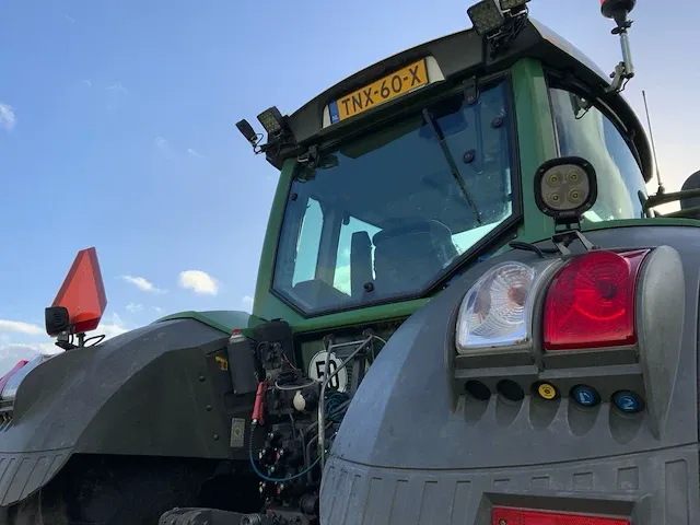 2012 fendt 927 vario profi plus vierwielaangedreven landbouwtractor - afbeelding 17 van  42