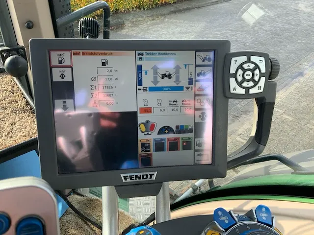 2012 fendt 927 vario profi plus vierwielaangedreven landbouwtractor - afbeelding 28 van  42