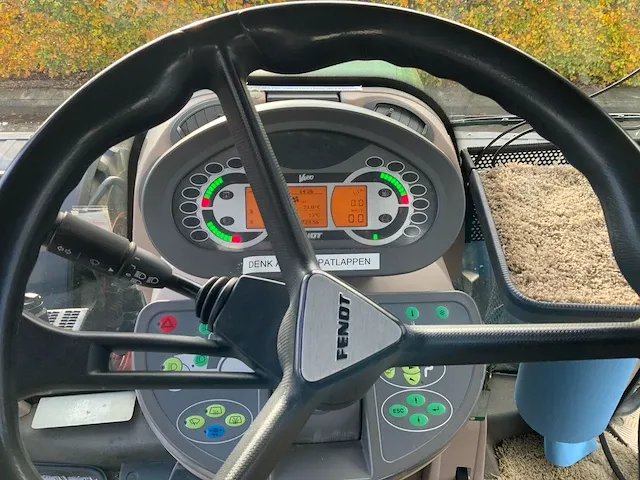 2012 fendt 927 vario profi plus vierwielaangedreven landbouwtractor - afbeelding 30 van  42