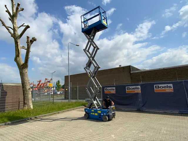 2012 genie gs-1932 hoogwerker - afbeelding 1 van  22