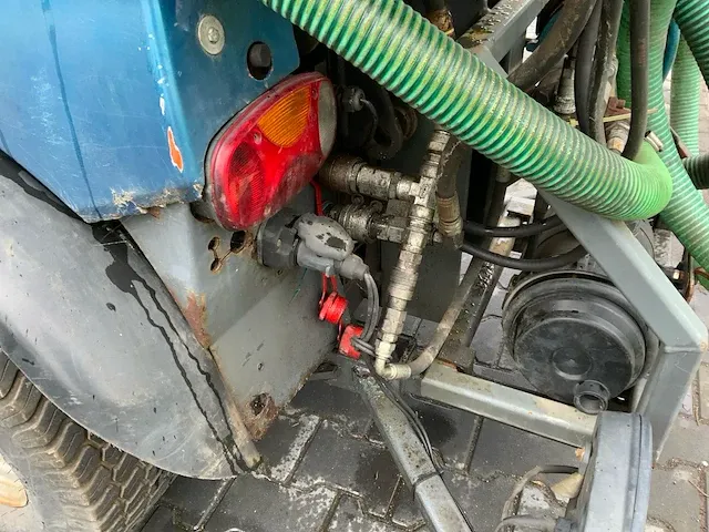 2012 holder c250 werktuigerdrager met onkruidbrander installatie - afbeelding 31 van  39