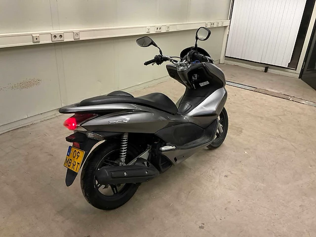 2012 honda pcx125 motor scooter 09-mb-rt - afbeelding 11 van  14