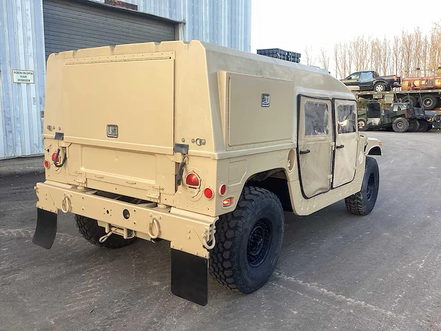 2012 humvee m1114 legervoertuig - afbeelding 4 van  23