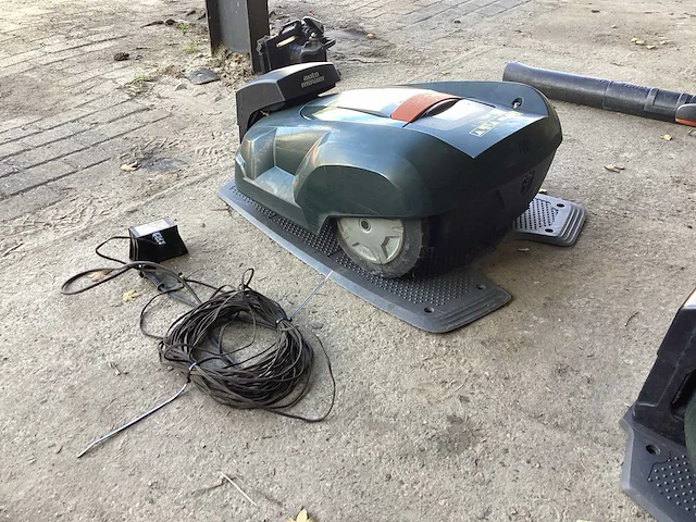 2012 husqvarna 220 ac robotmaaier - afbeelding 4 van  8