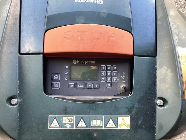 2012 husqvarna 220 ac robotmaaier - afbeelding 8 van  8