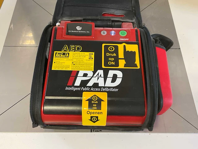 2012 ipad nf1200 defibrillator - afbeelding 1 van  3