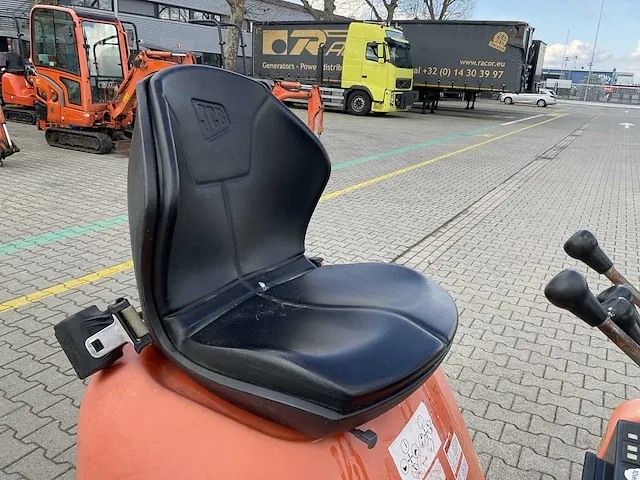 2012 jcb 8008-cts - 0,8 ton compacte mini graafmachine - afbeelding 18 van  28