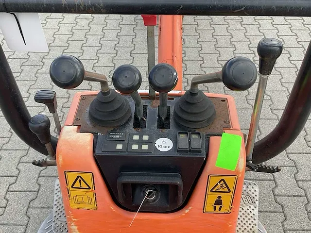 2012 jcb 8008-cts - 0,8 ton compacte mini graafmachine - afbeelding 26 van  28