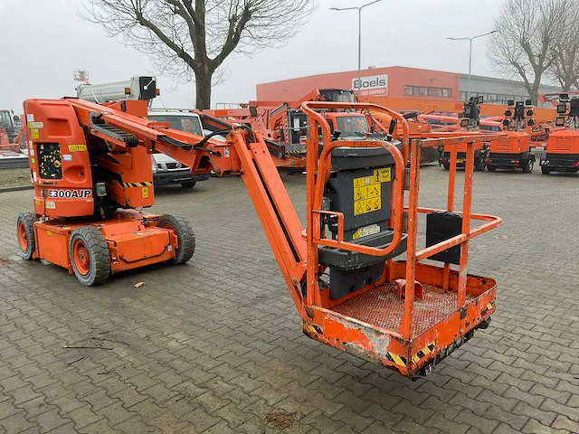 2012 jlg e300ajp hoogwerker - afbeelding 27 van  32