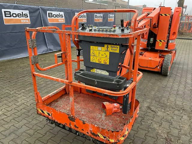 2012 jlg e300ajp hoogwerker - afbeelding 31 van  32