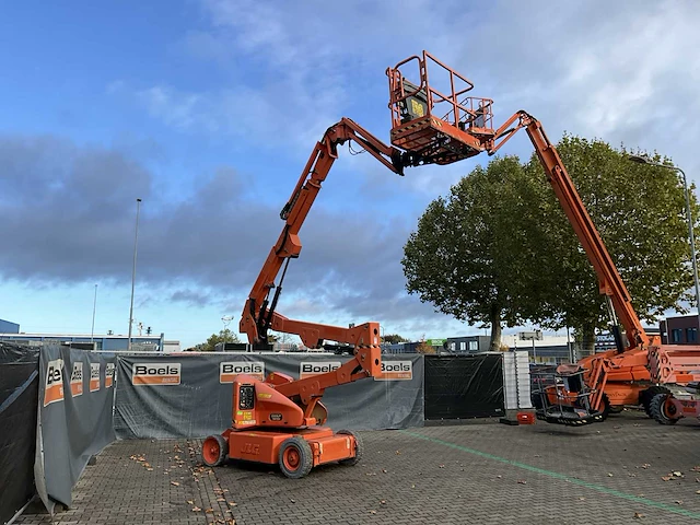 2012 jlg e400ajpn narrow hoogwerker - afbeelding 1 van  23