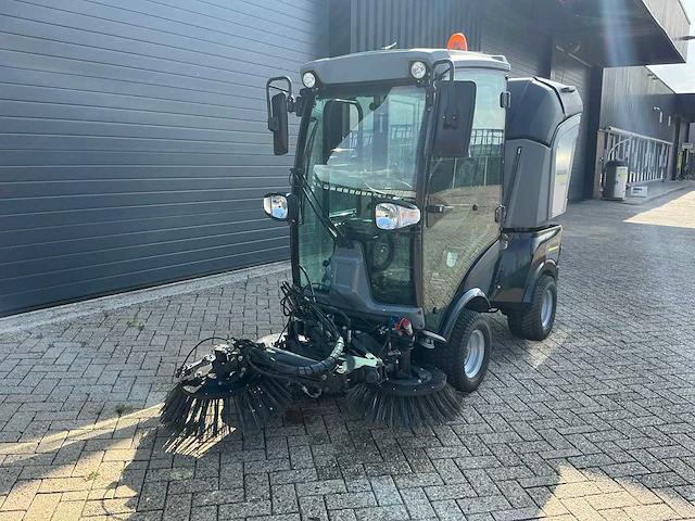 2012 karcher mc 34 c zelfrijdende veegmachine - afbeelding 1 van  47