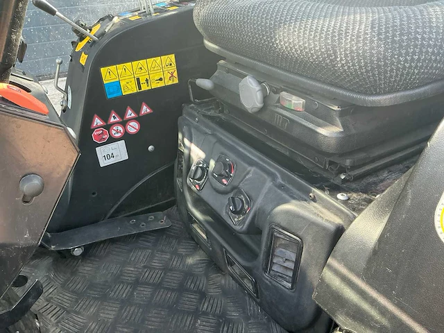 2012 karcher mc 34 c zelfrijdende veegmachine - afbeelding 18 van  47