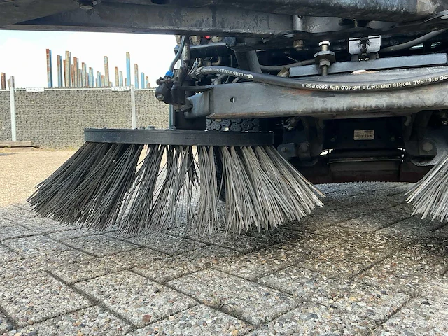 2012 karcher mc 34 c zelfrijdende veegmachine - afbeelding 39 van  47