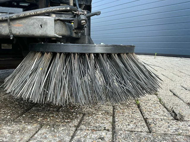 2012 karcher mc 34 c zelfrijdende veegmachine - afbeelding 40 van  47