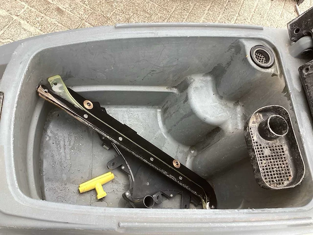 2012 kärcher professional b 60w vloerreiniger - afbeelding 2 van  10