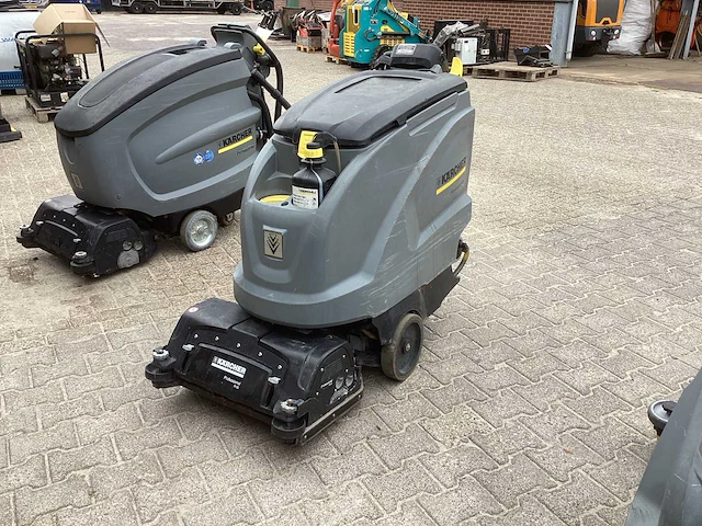 2012 kärcher professional b 60w vloerreiniger - afbeelding 1 van  10