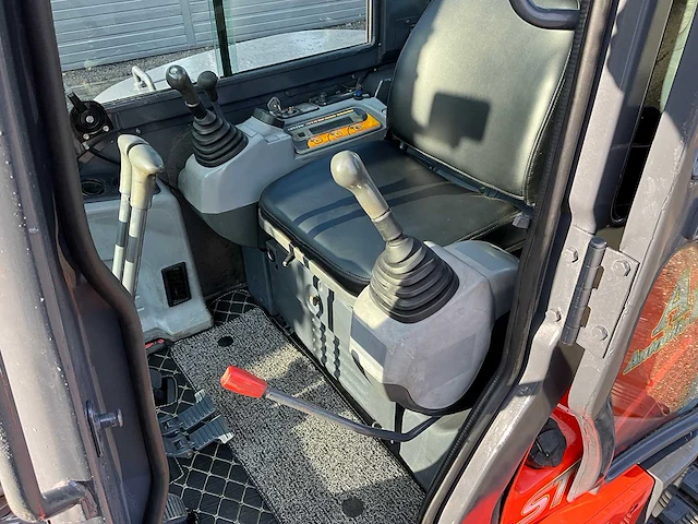 2012 kubota kx155-3 midigraafmachine - afbeelding 17 van  28
