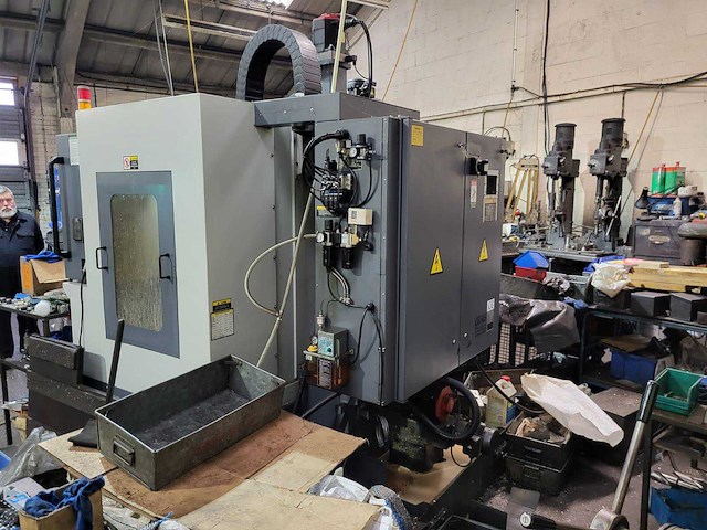 2012 leadwell v-20i cnc universeel machinecentrum - afbeelding 3 van  16