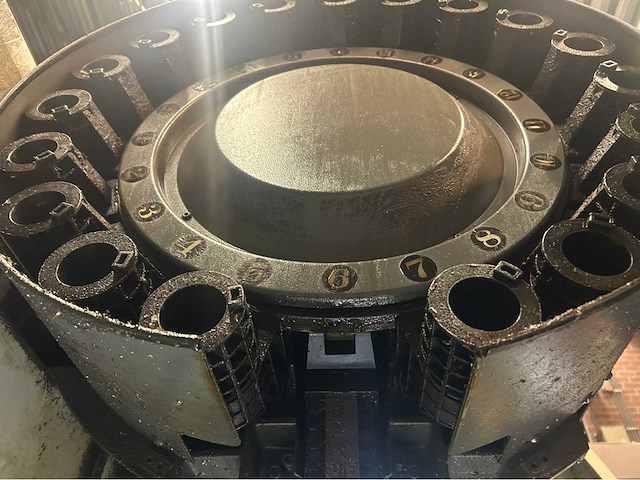 2012 leadwell v-20i cnc universeel machinecentrum - afbeelding 16 van  16