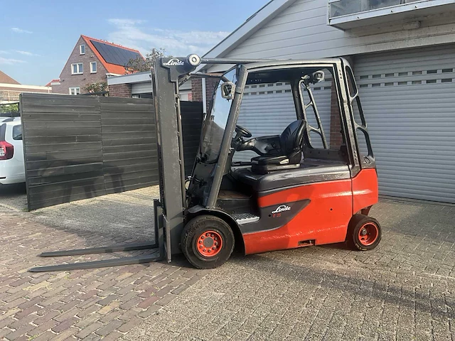 2012 linde e25l-01 vorkheftruck - afbeelding 1 van  12