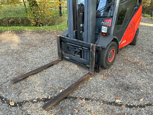 2012 linde h25 t-01 vorkheftruck - afbeelding 2 van  27