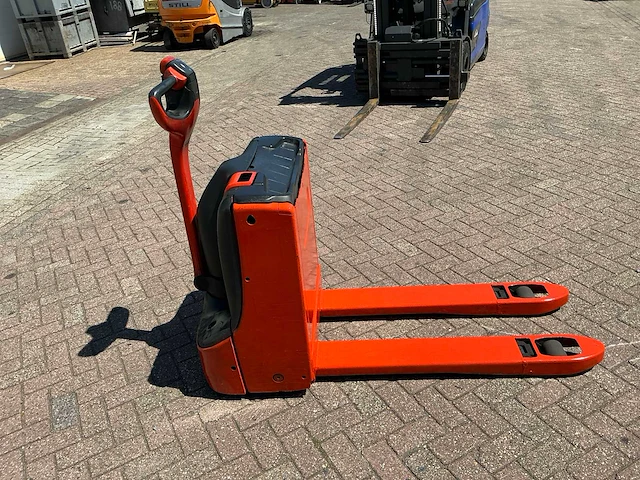 2012 linde t16 elektrische palletwagen - afbeelding 5 van  9