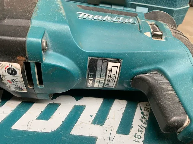2012 makita hr2611ft boorhamer met beitelfunctie - afbeelding 3 van  4