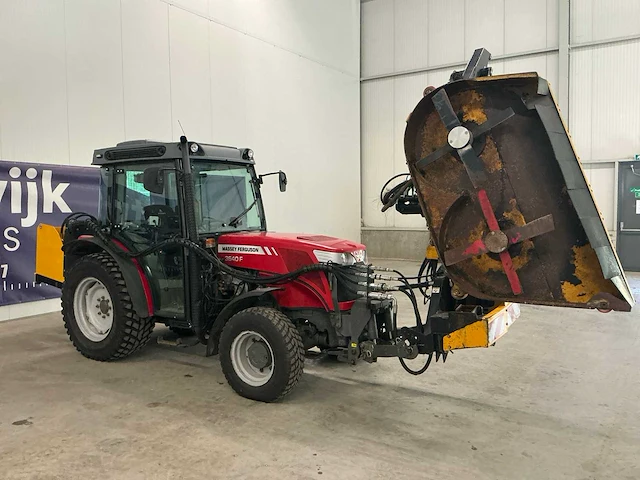 2012 massey ferguson 3640 f tractor met maaiarm - afbeelding 23 van  38
