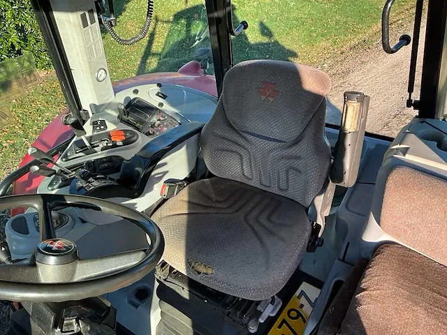 2012 massey ferguson 6490 dyna-6 vierwielaangedreven landbouwtractor - afbeelding 29 van  43