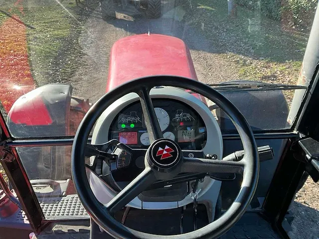 2012 massey ferguson 6490 dyna-6 vierwielaangedreven landbouwtractor - afbeelding 35 van  43