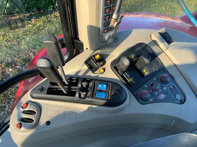 2012 massey ferguson 7619 dyna-6 vierwielaangedreven landbouwtractor - afbeelding 30 van  43