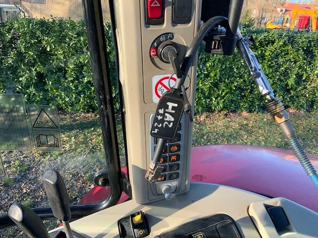 2012 massey ferguson 7619 dyna-6 vierwielaangedreven landbouwtractor - afbeelding 32 van  43
